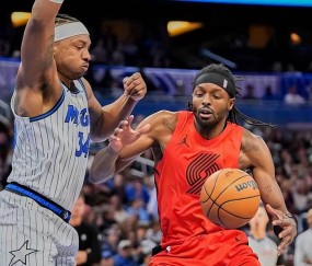 爱游戏入口-成都蓉城队应援歌曲斗志昂扬