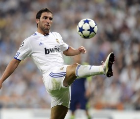 爱游戏入口-篮球赛场焦点！英格兰队对阵克罗地亚队，强强对话引爆全球球迷关注